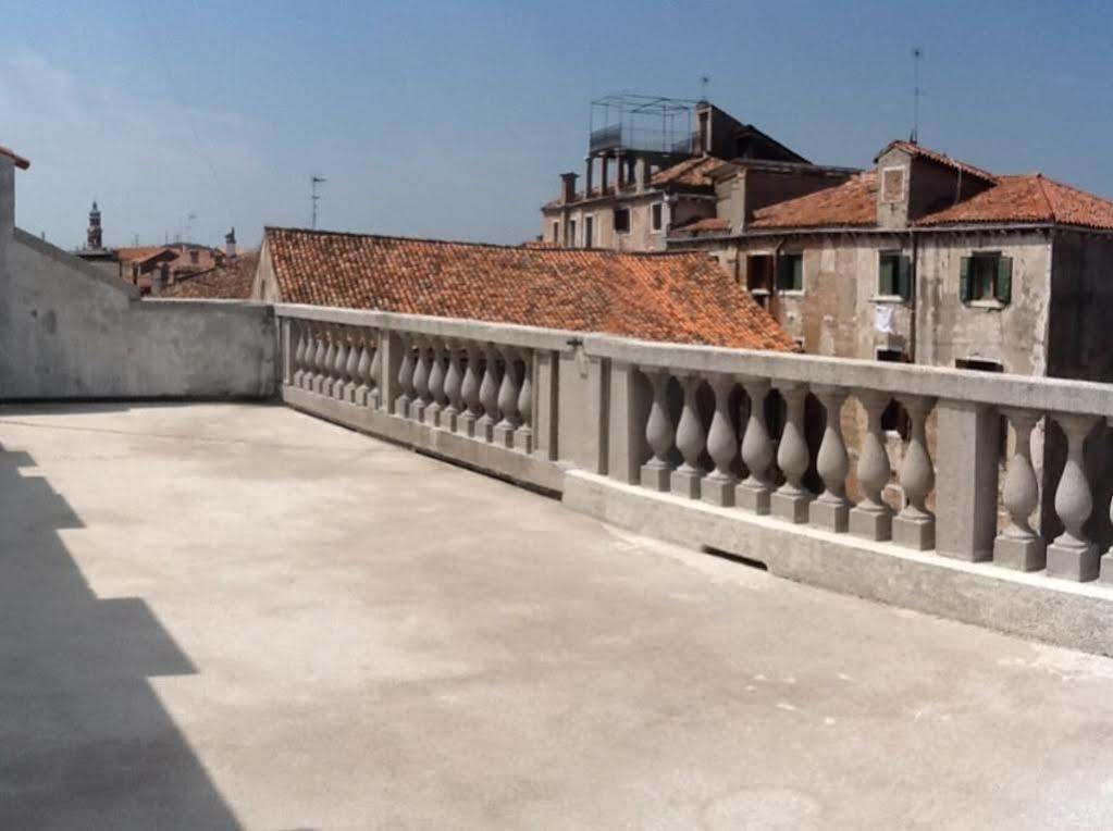 Da Sara Pensión Venecia